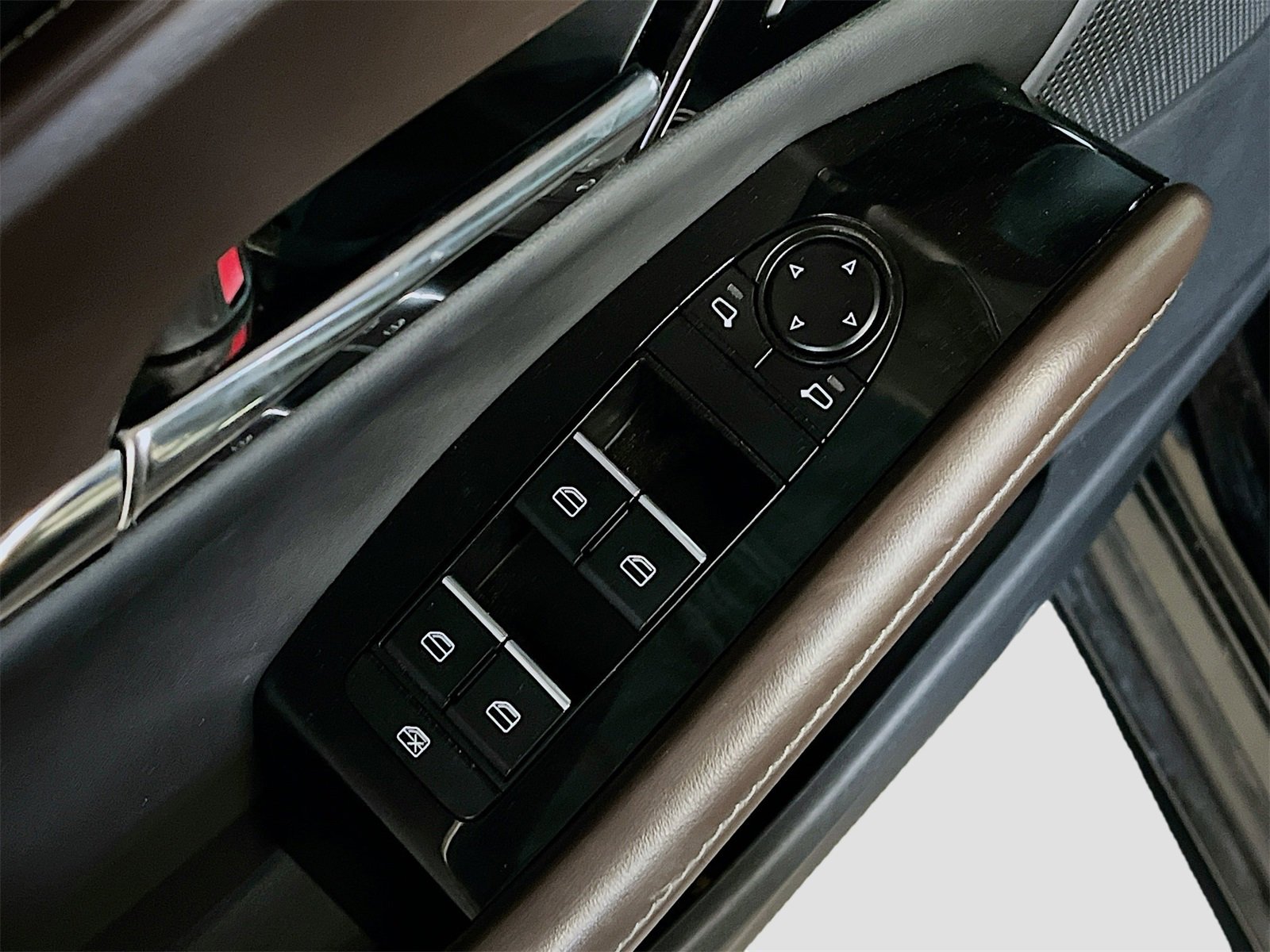 Used 2025 MAZDA CX-30 AWD 2.5 S w/ Premium Package image 18