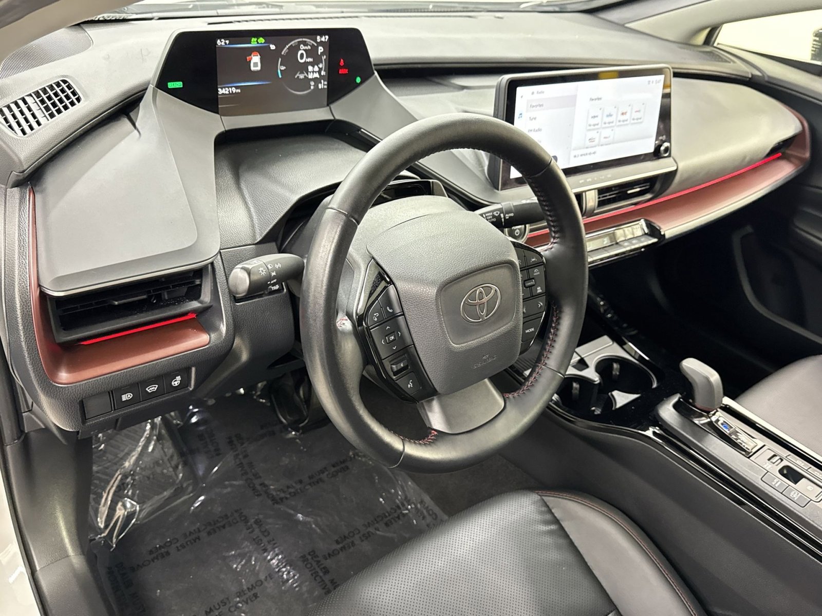 Used 2024 Toyota Prius Prime FWD image 13
