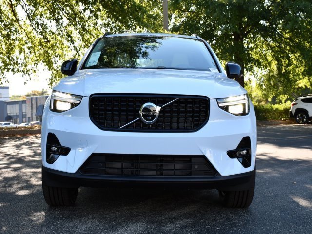 New 2026 Volvo XC40 B5 Plus w/ Protection Package Premier image 2