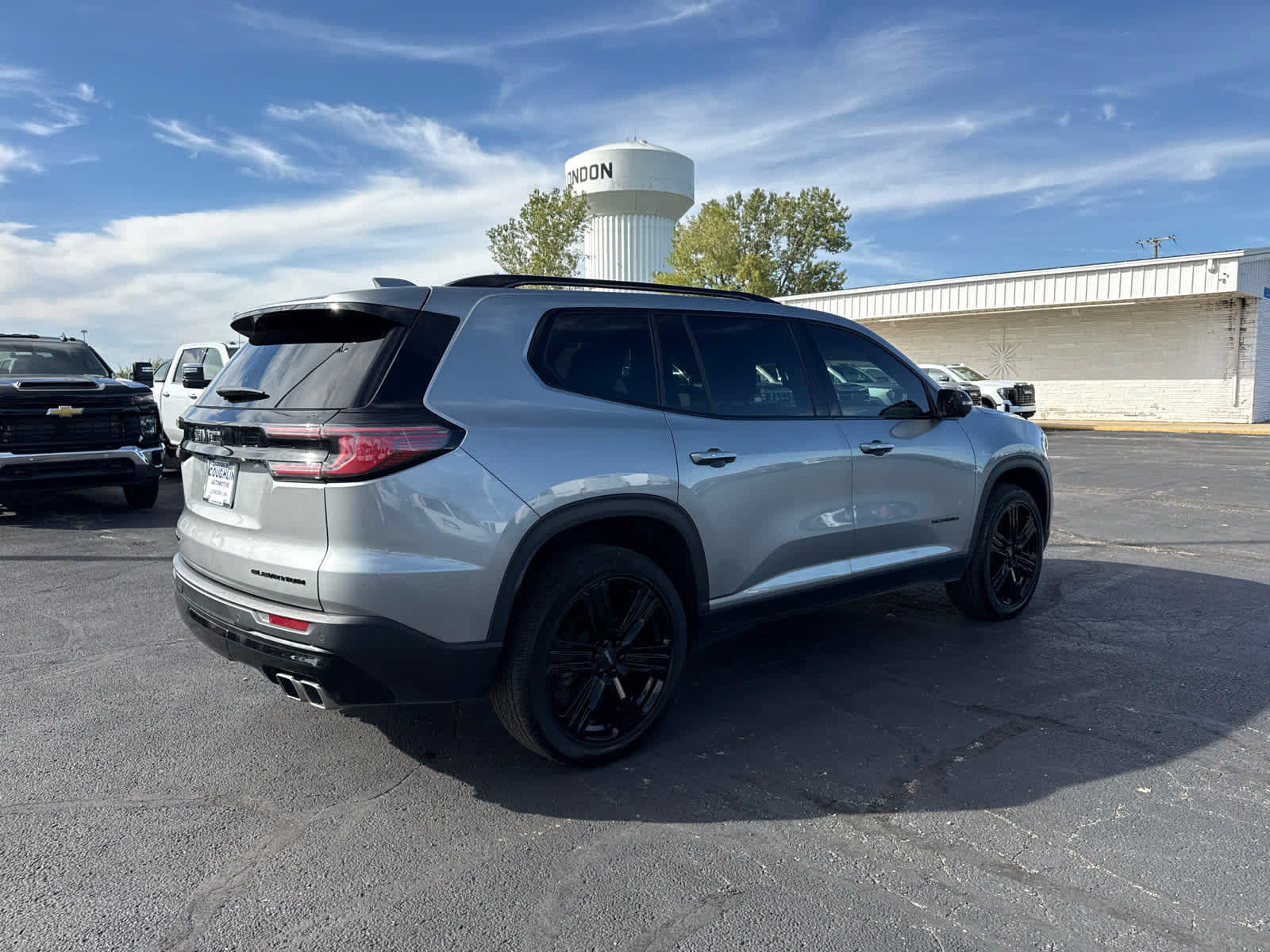 Certified 2025 GMC Acadia Elevation w/ Elevation Premium Package FWD image 5