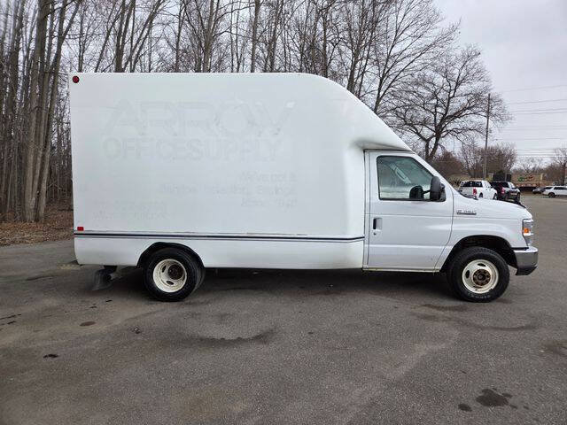 Used 2018 Ford E-350 and Econoline 350 Super Duty w/ Power Windows & Locks Group RWD image 7
