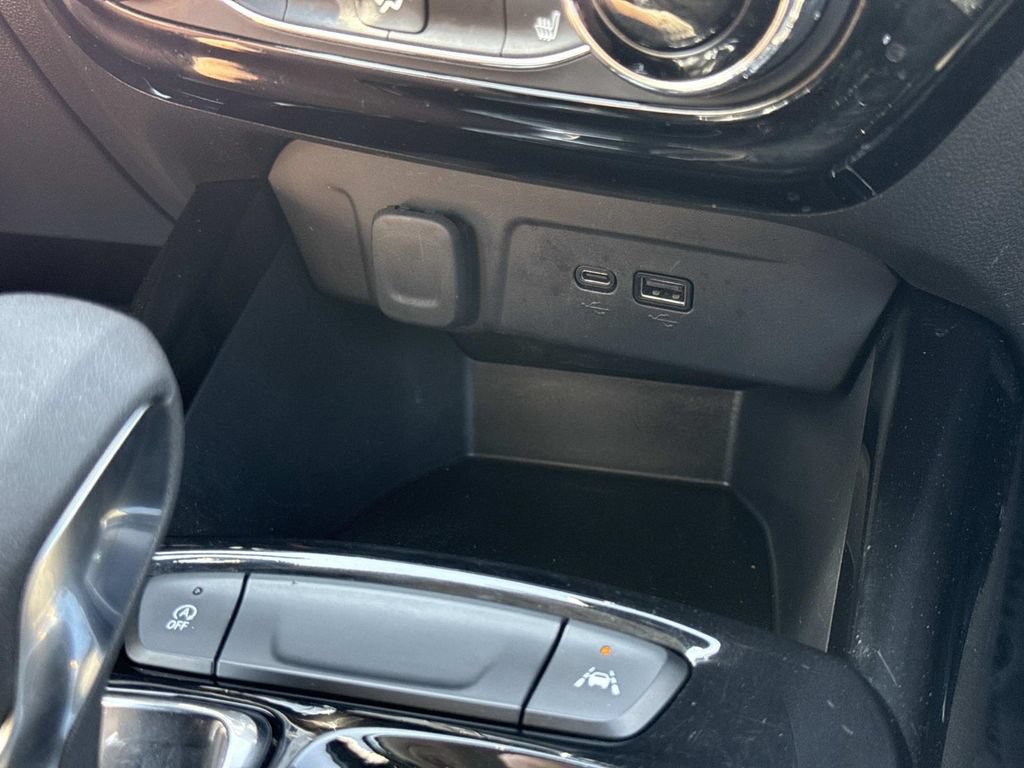 Used 2024 Chevrolet Trax ACTIV FWD image 7