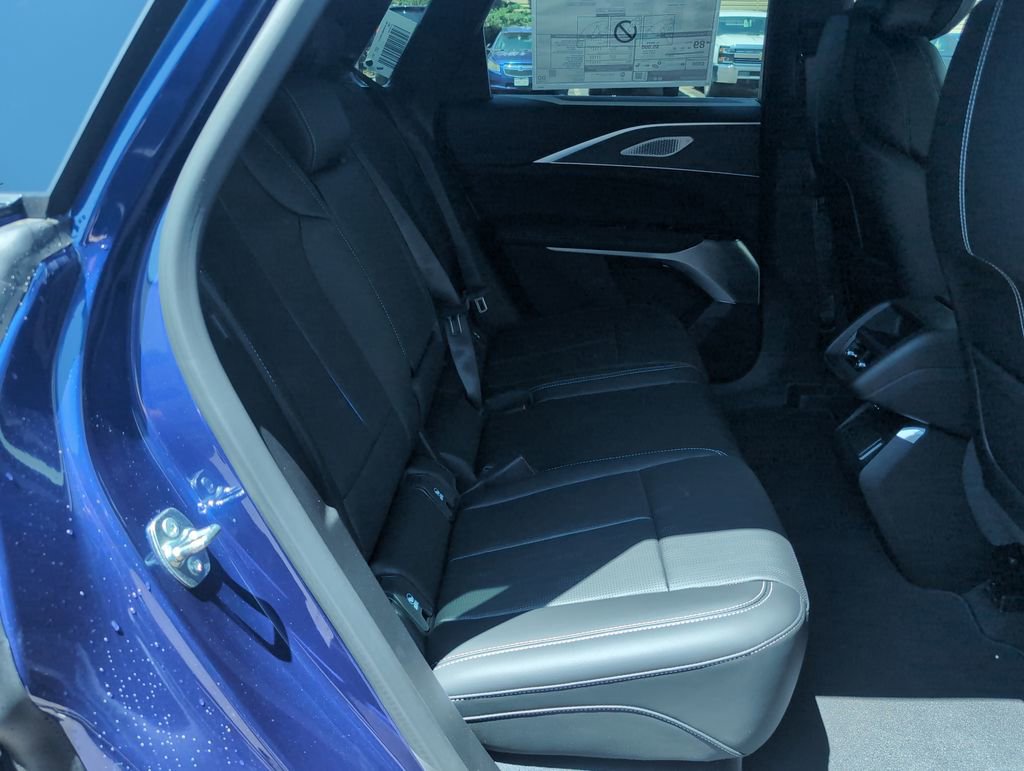 New 2025 Cadillac Lyriq Sport image 15