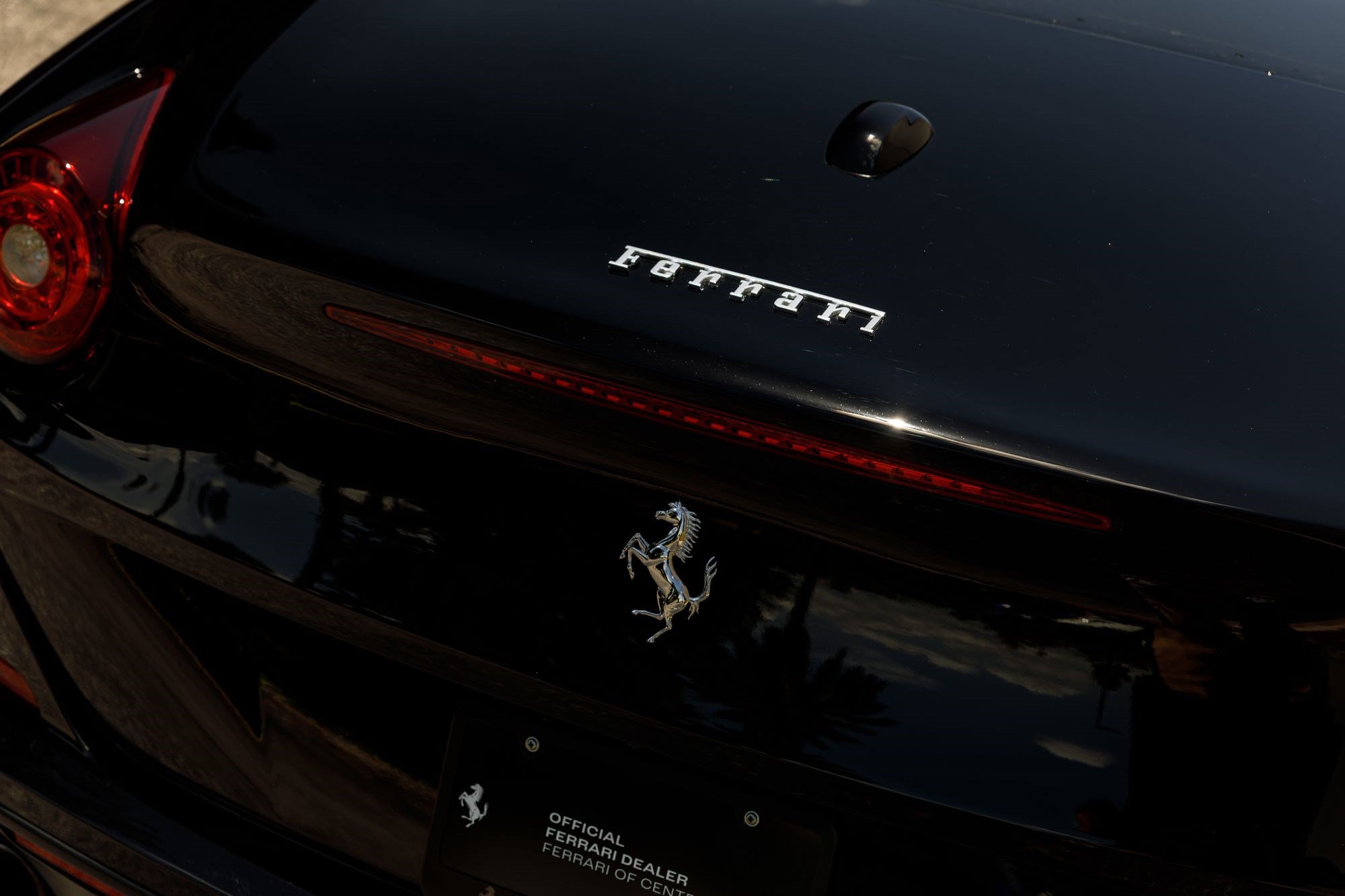 Used 2017 Ferrari California T RWD image 43