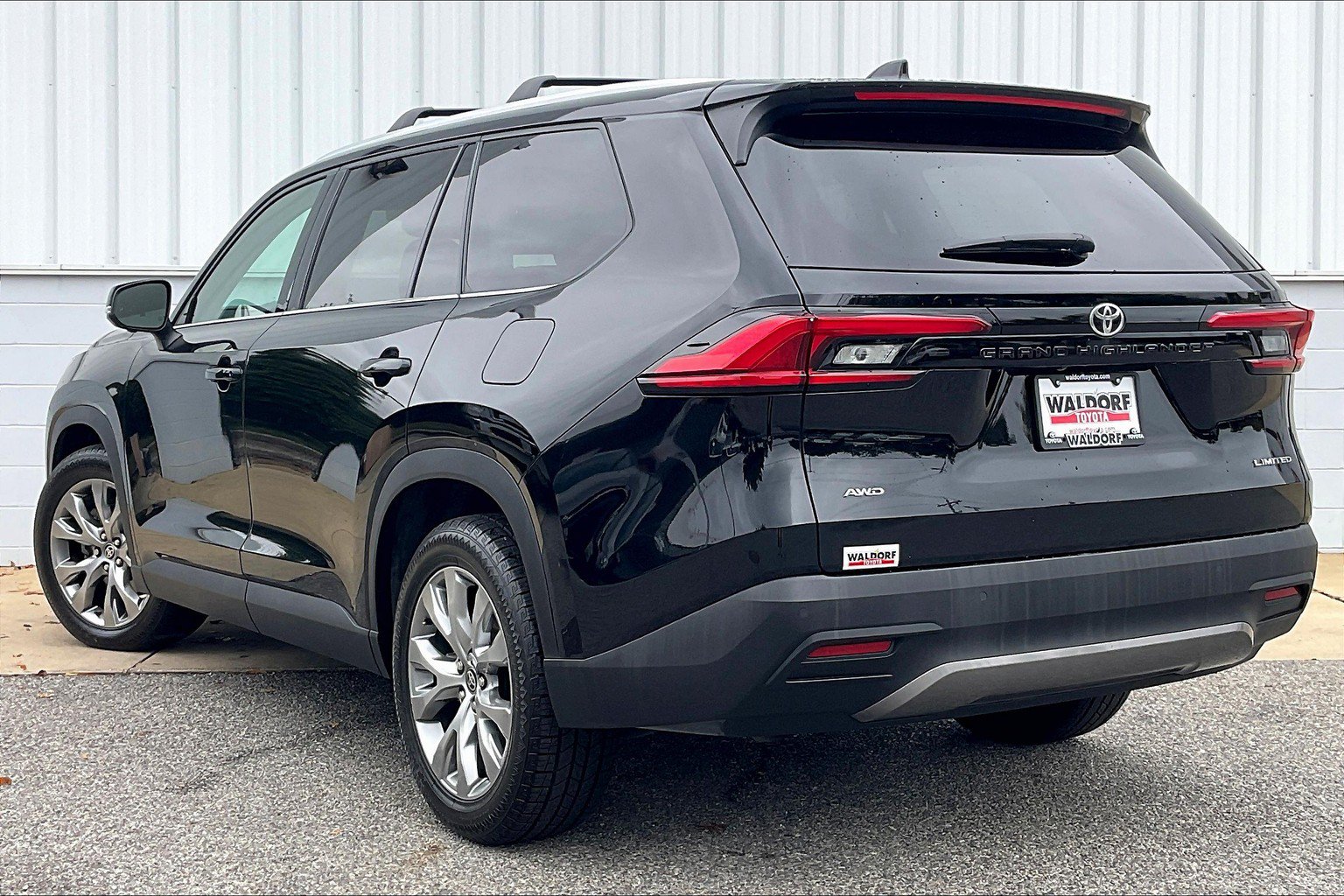 Used 2024 Toyota Grand Highlander AWD image 15
