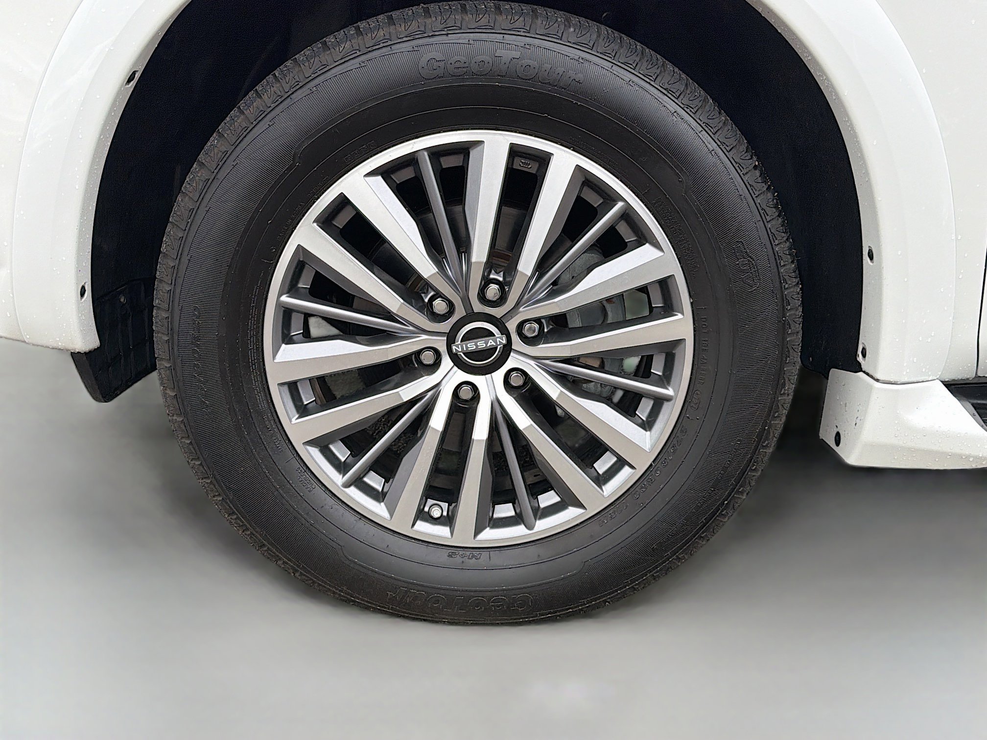 Used 2022 Nissan Armada SL image 42