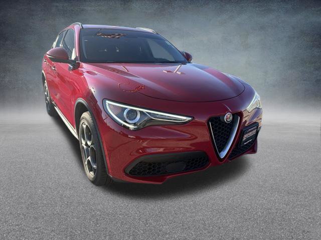 Used 2018 Alfa Romeo Stelvio Sport w/ Quick Order Package 22J Sport AWD/4WD image 5