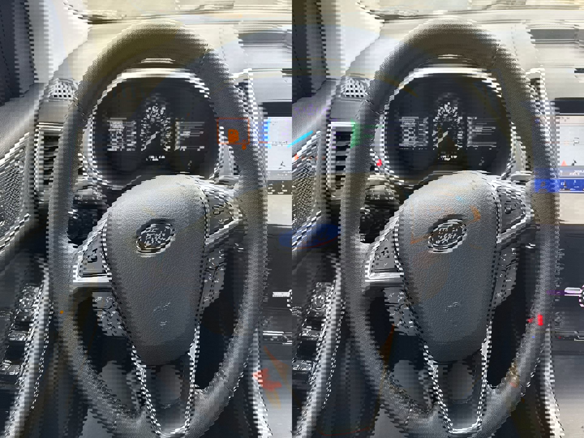 Used 2020 Ford Edge Titanium image 13