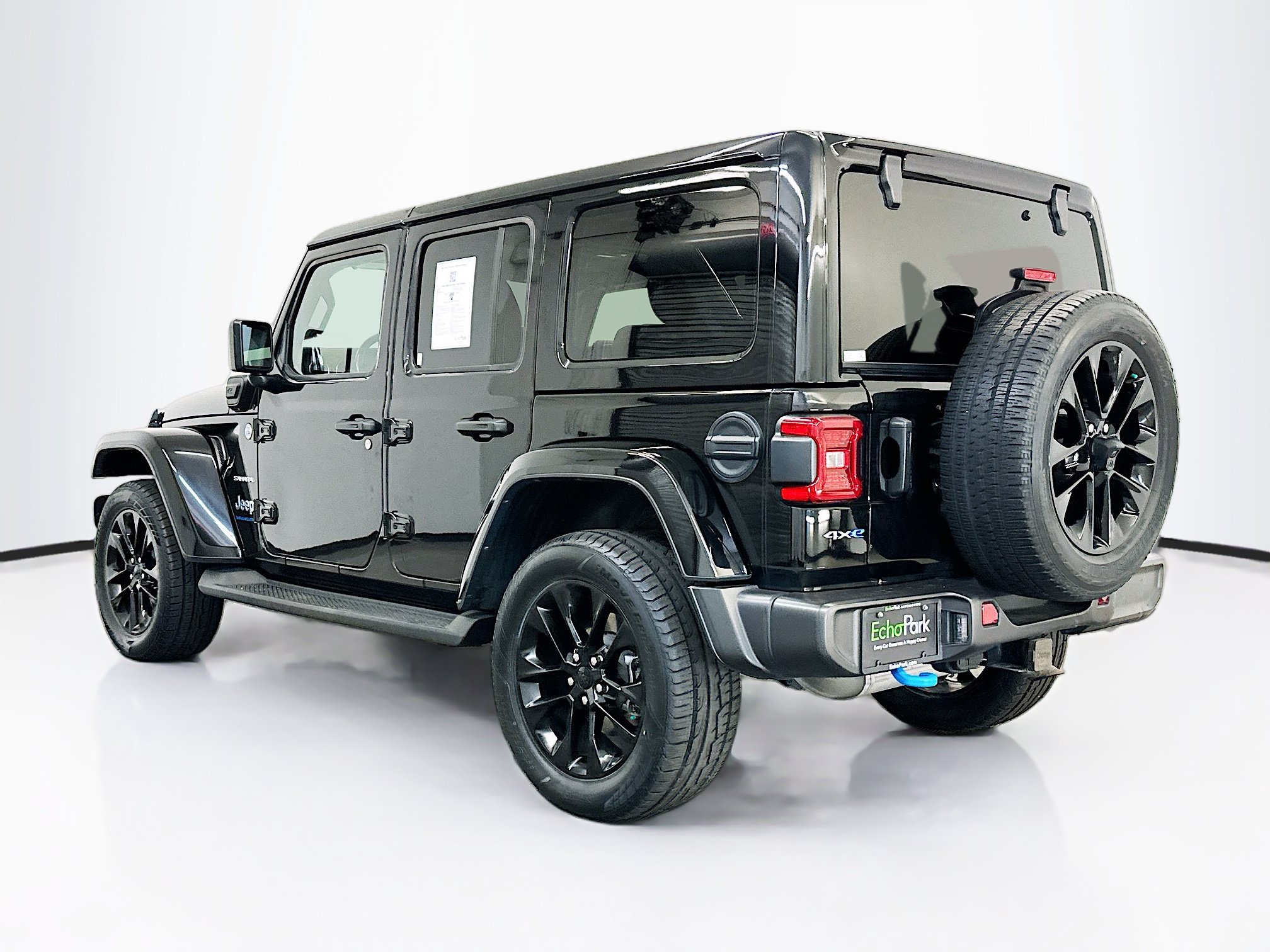 Used 2023 Jeep Wrangler Unlimited Sahara w/ Cold Weather Group AWD/4WD image 5