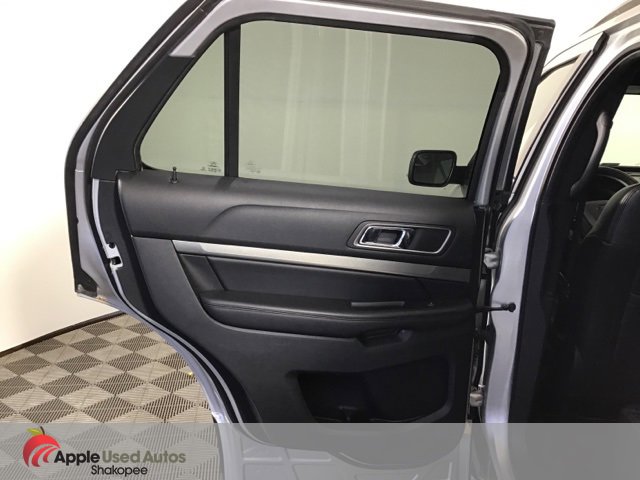 Used 2018 Ford Explorer XLT w/ Equipment Group 202A image 17
