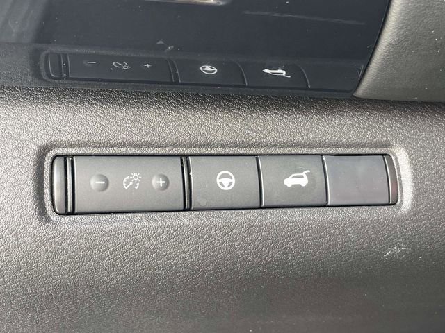 Used 2025 Nissan Pathfinder SV image 30