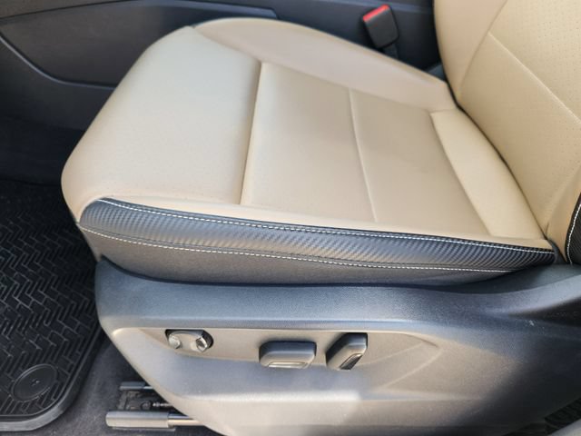 Used 2023 Volkswagen Atlas Cross Sport SE FWD image 25