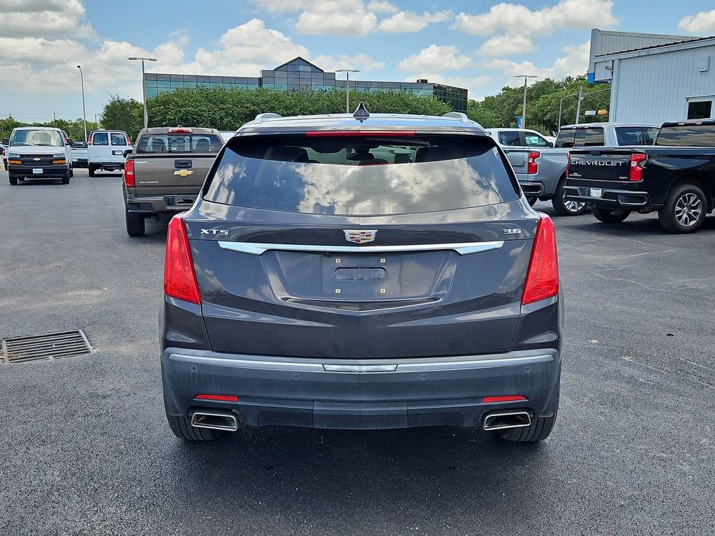 Used 2017 Cadillac XT5 Luxury w/ Driver Awareness Package FWD image 5