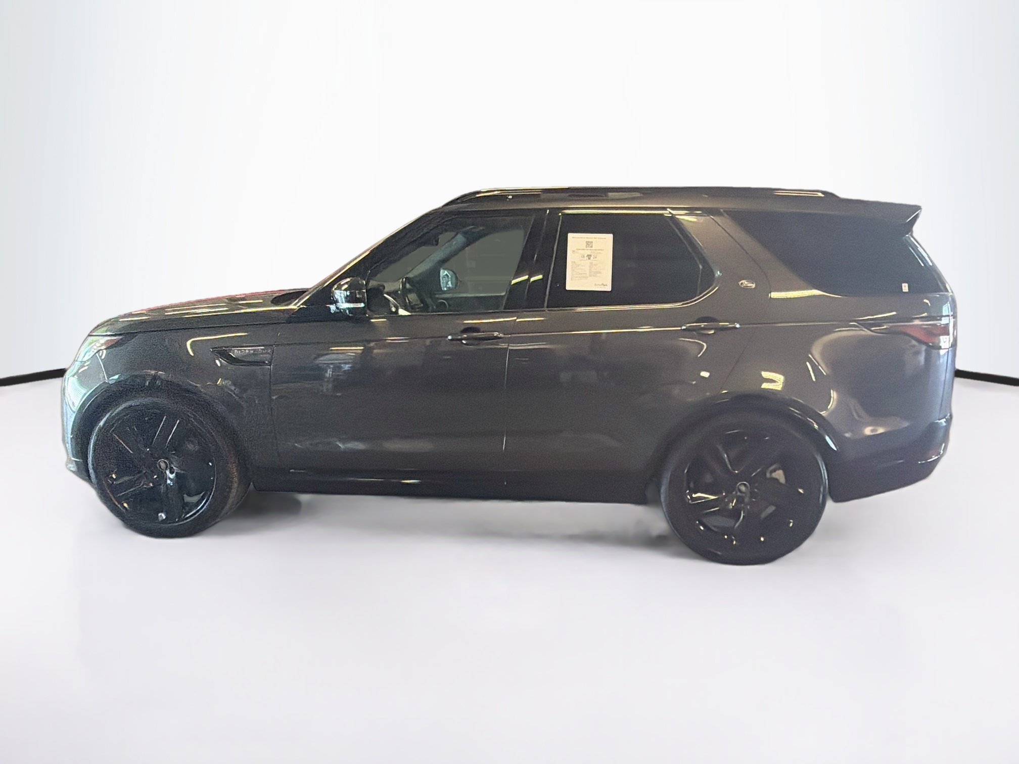 Used 2022 Land Rover Discovery HSE R-Dynamic AWD/4WD image 4
