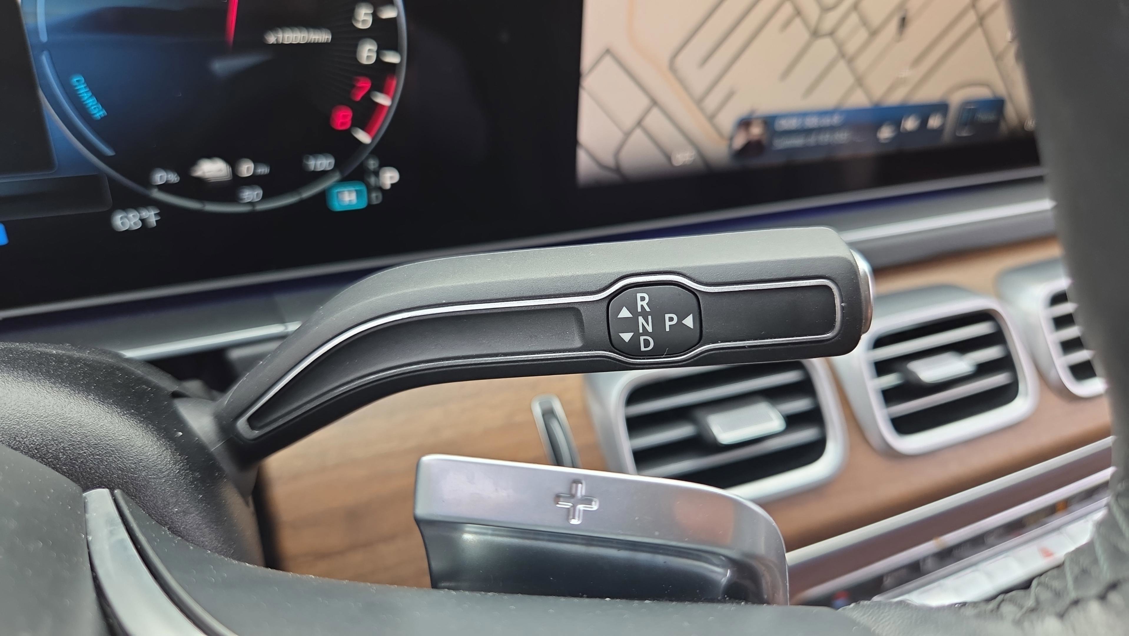 Used 2025 Mercedes-Benz GLE 450e 4MATIC w/ Winter Package image 20