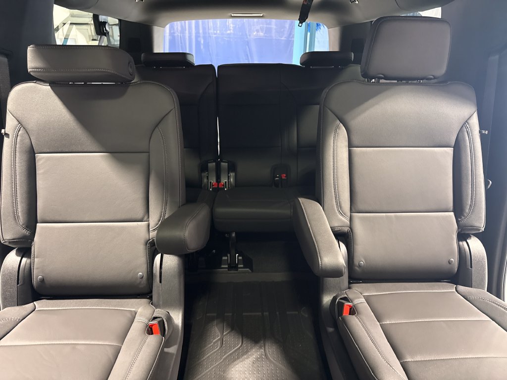 New 2026 Chevrolet Suburban Z71 w/ Comfort Package AWD/4WD image 39