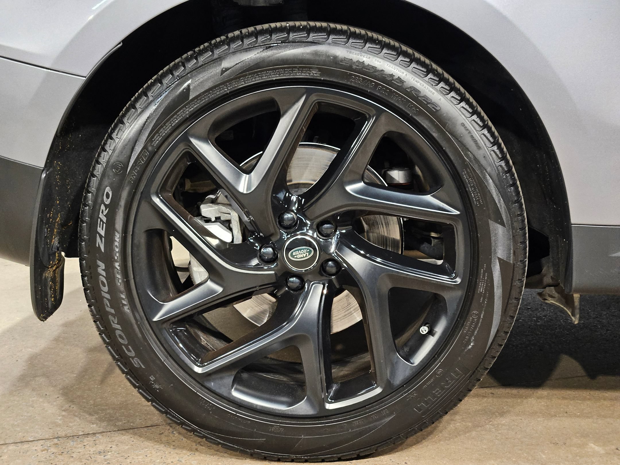 Used 2024 Land Rover Range Rover Sport SE AWD/4WD image 17