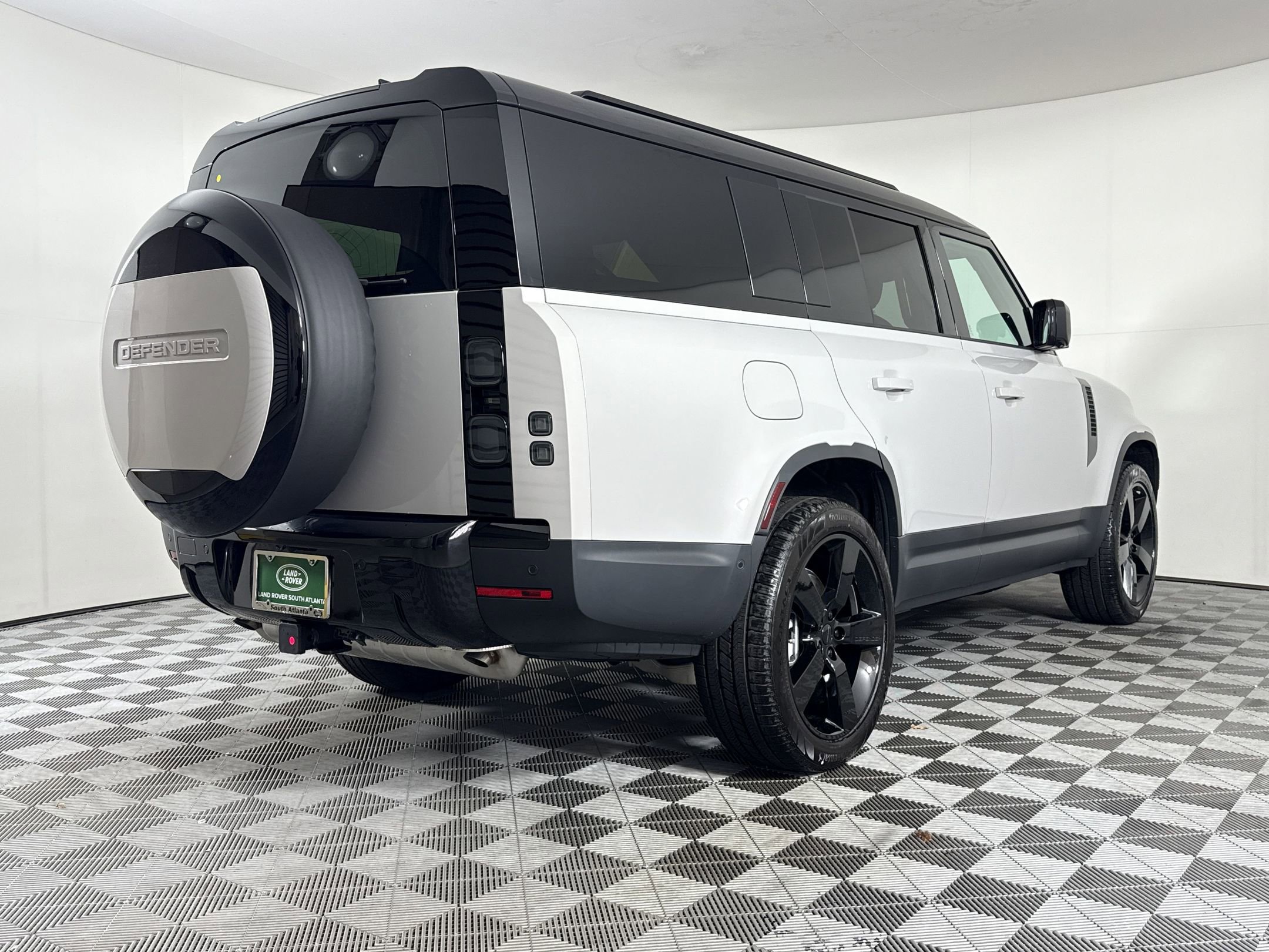 New 2026 Land Rover Defender 130 S AWD/4WD image 10