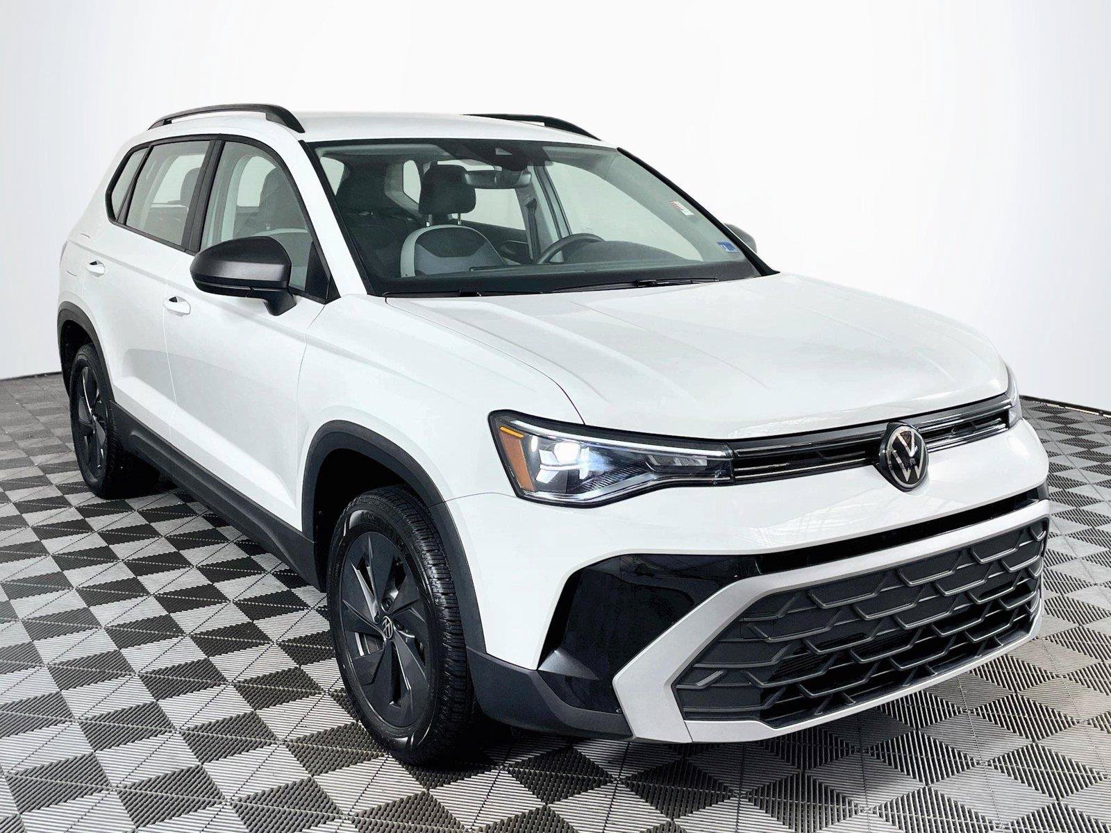 Used 2026 Volkswagen Taos S FWD image 1