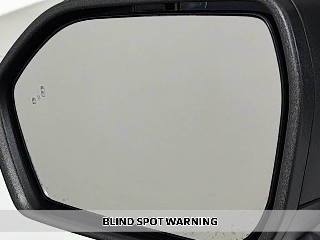 Used 2023 Ford Explorer XLT AWD/4WD image 3
