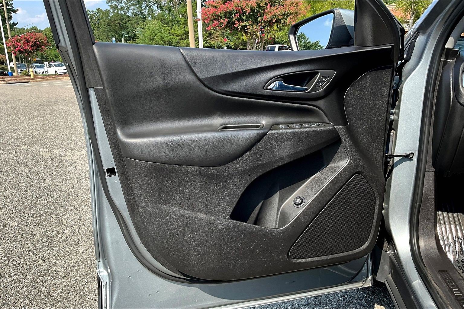 Used 2024 Chevrolet Equinox LT AWD/4WD image 17