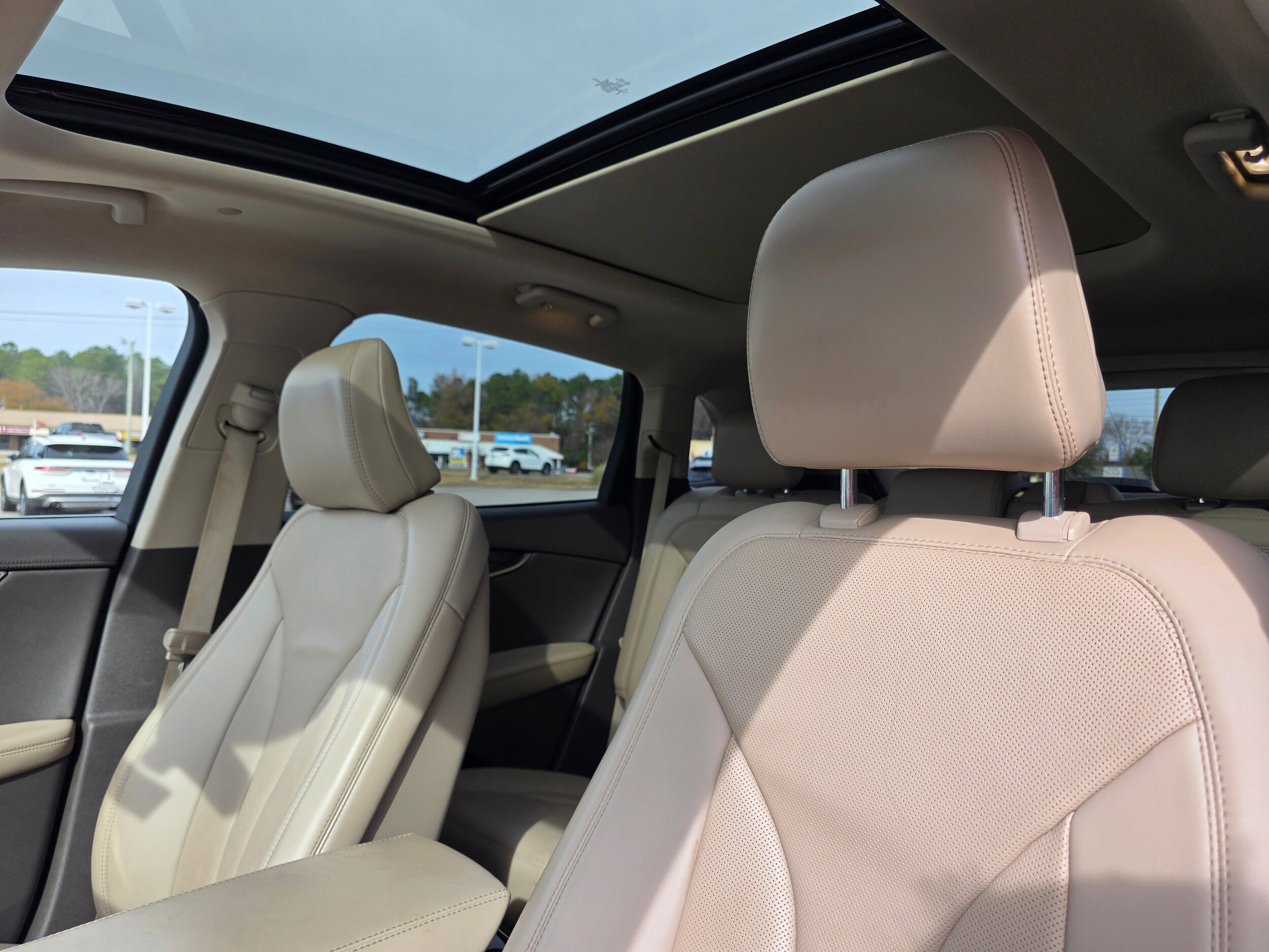 Used 2021 Lincoln Nautilus Reserve w/ Equipment Group 201A FWD image 7