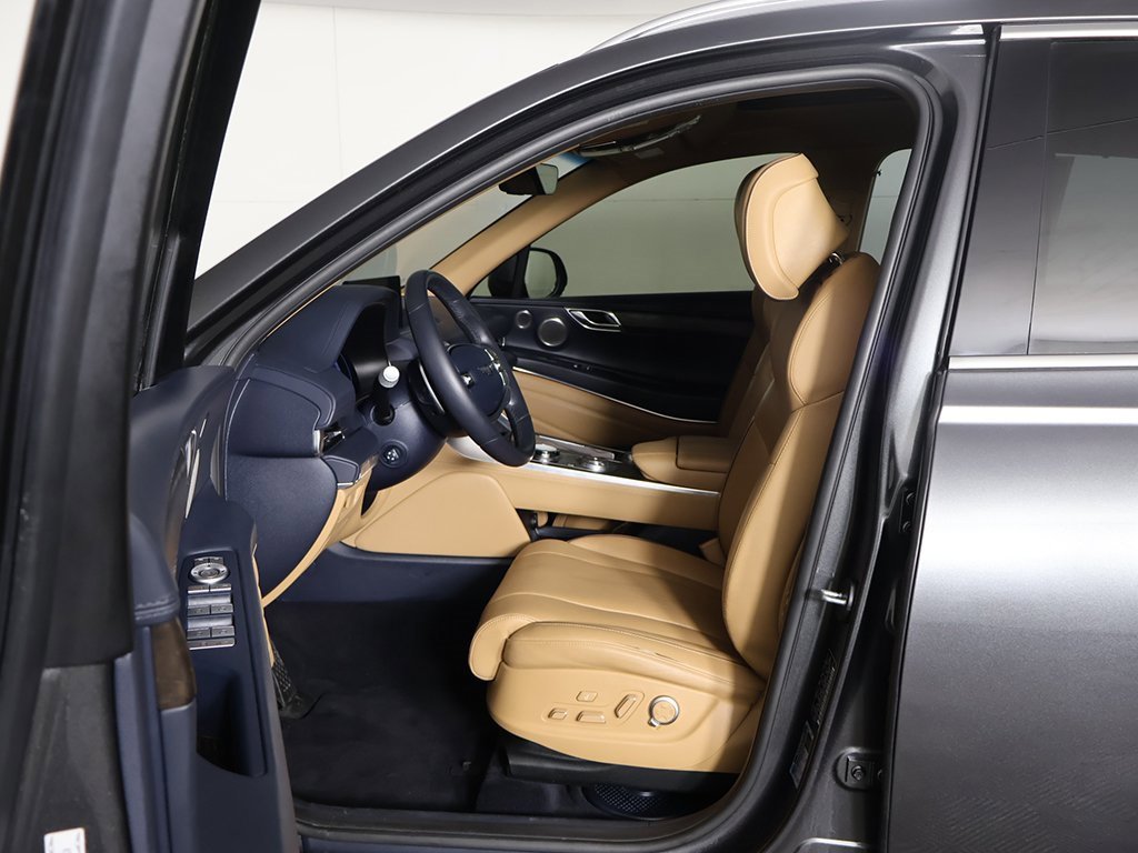 Used 2023 Genesis GV80 2.5T w/ Prestige 20" Package image 32
