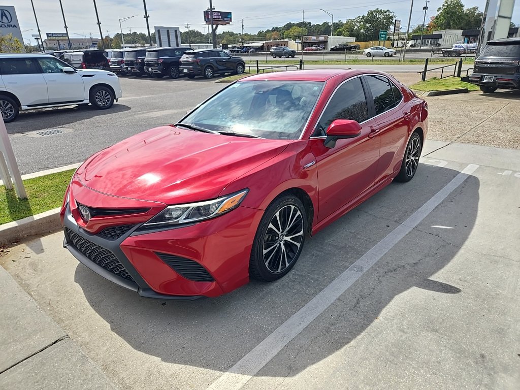 Used 2019 Toyota Camry SE FWD image 1