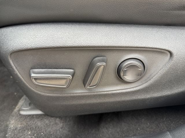 Used 2023 Toyota Highlander XSE AWD/4WD image 28
