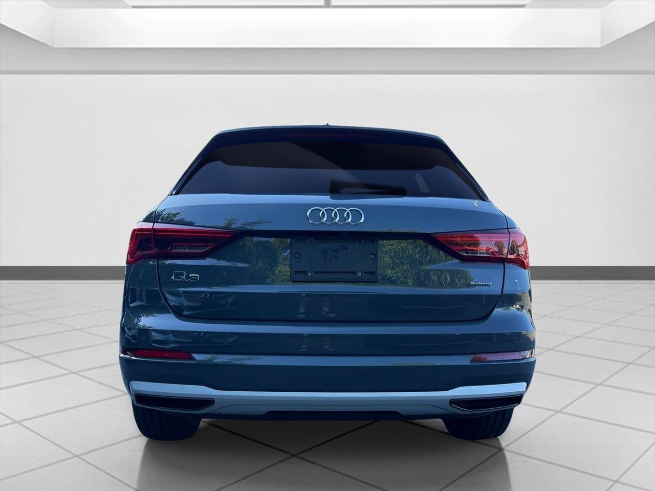 Used 2020 Audi Q3 2.0T Premium w/ Convenience Package AWD/4WD image 4