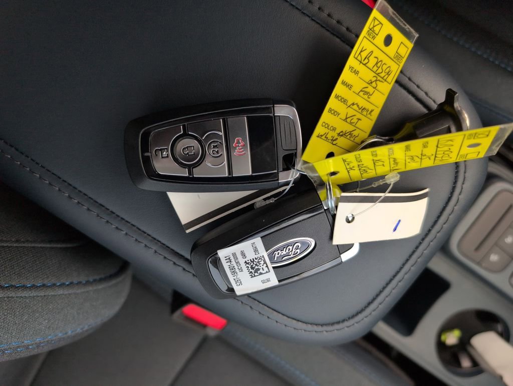 New 2025 Ford Maverick XLT w/ XLT Luxury Package image 34