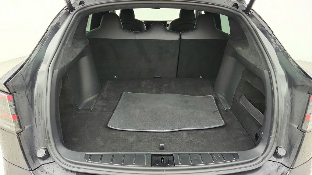 Used 2024 Tesla Model X image 25