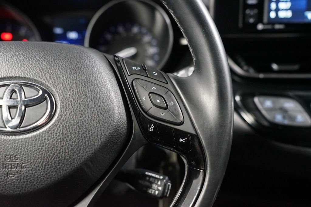 Used 2018 Toyota C-HR XLE image 13