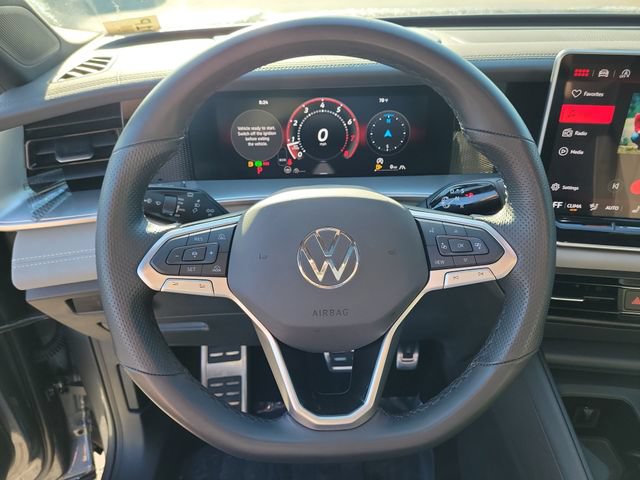 Certified 2025 Volkswagen Tiguan SE R-Line AWD/4WD image 21