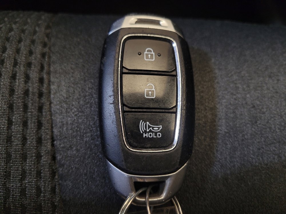 Used 2020 Hyundai Santa Fe SEL image 32