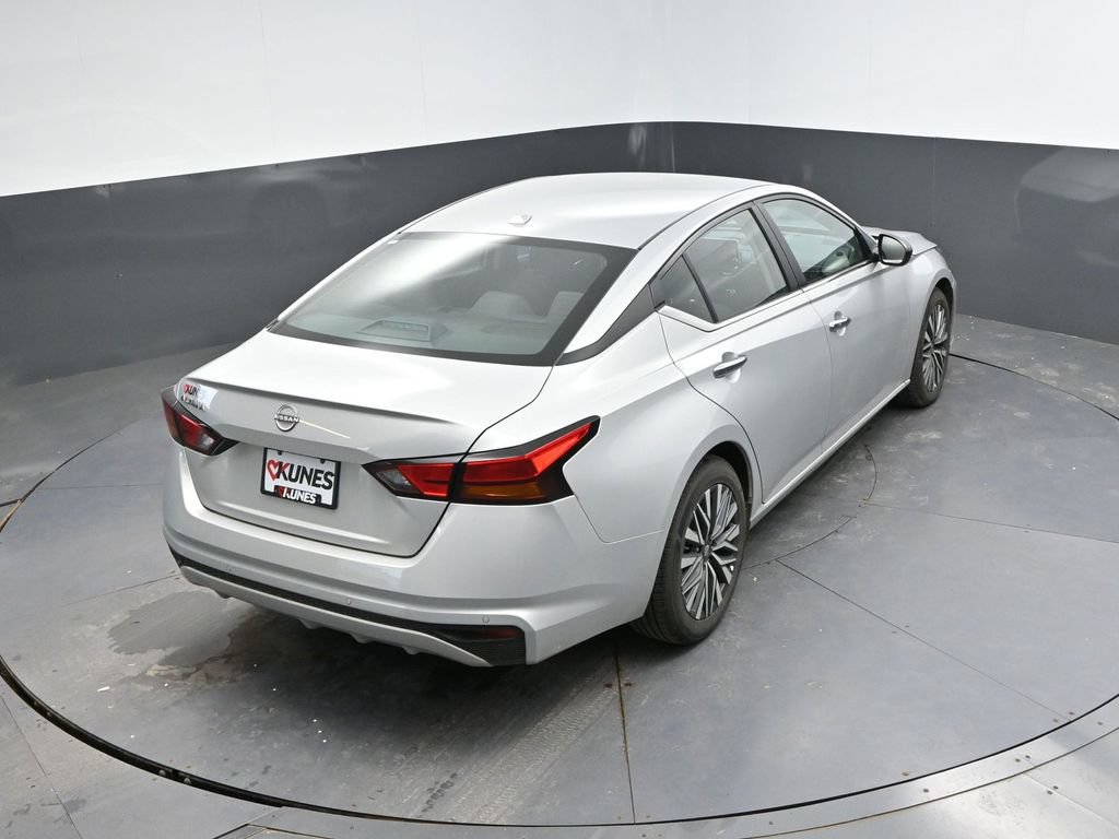 Used 2025 Nissan Altima 2.5 SV FWD image 26