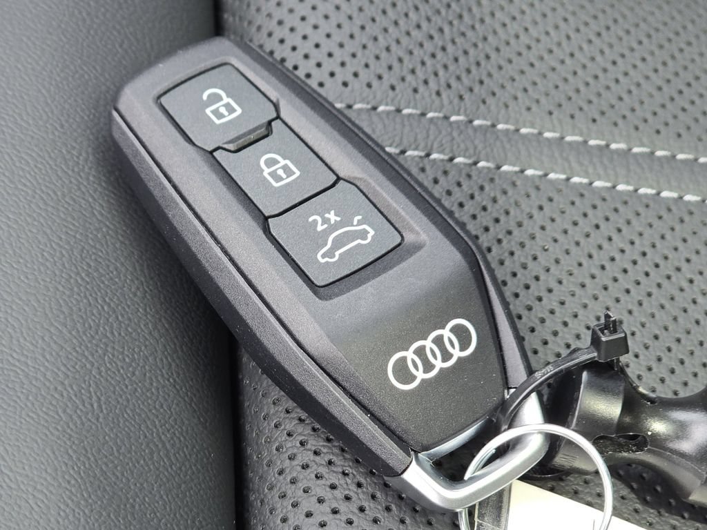 Used 2025 Audi Q5 Premium Plus w/ Premium Plus AWD/4WD image 45