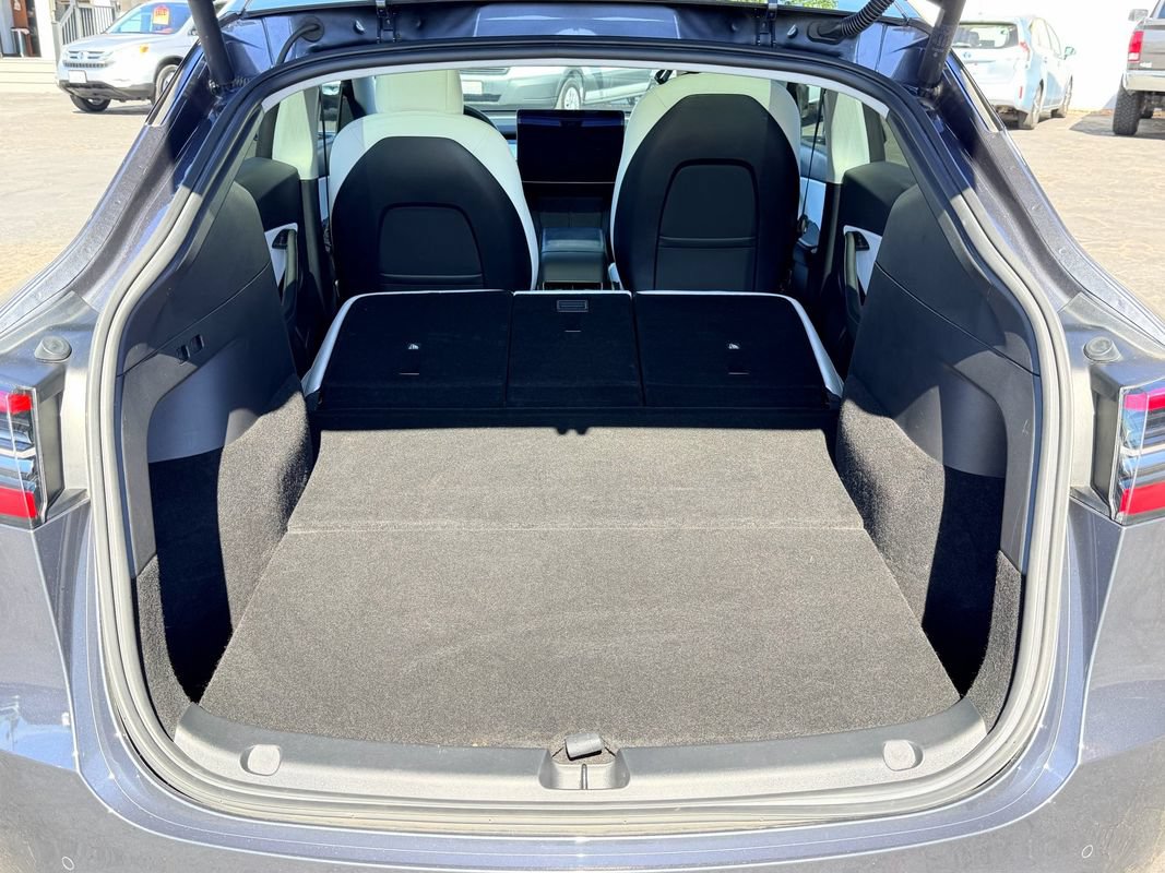 Used 2022 Tesla Model Y Performance AWD/4WD image 15
