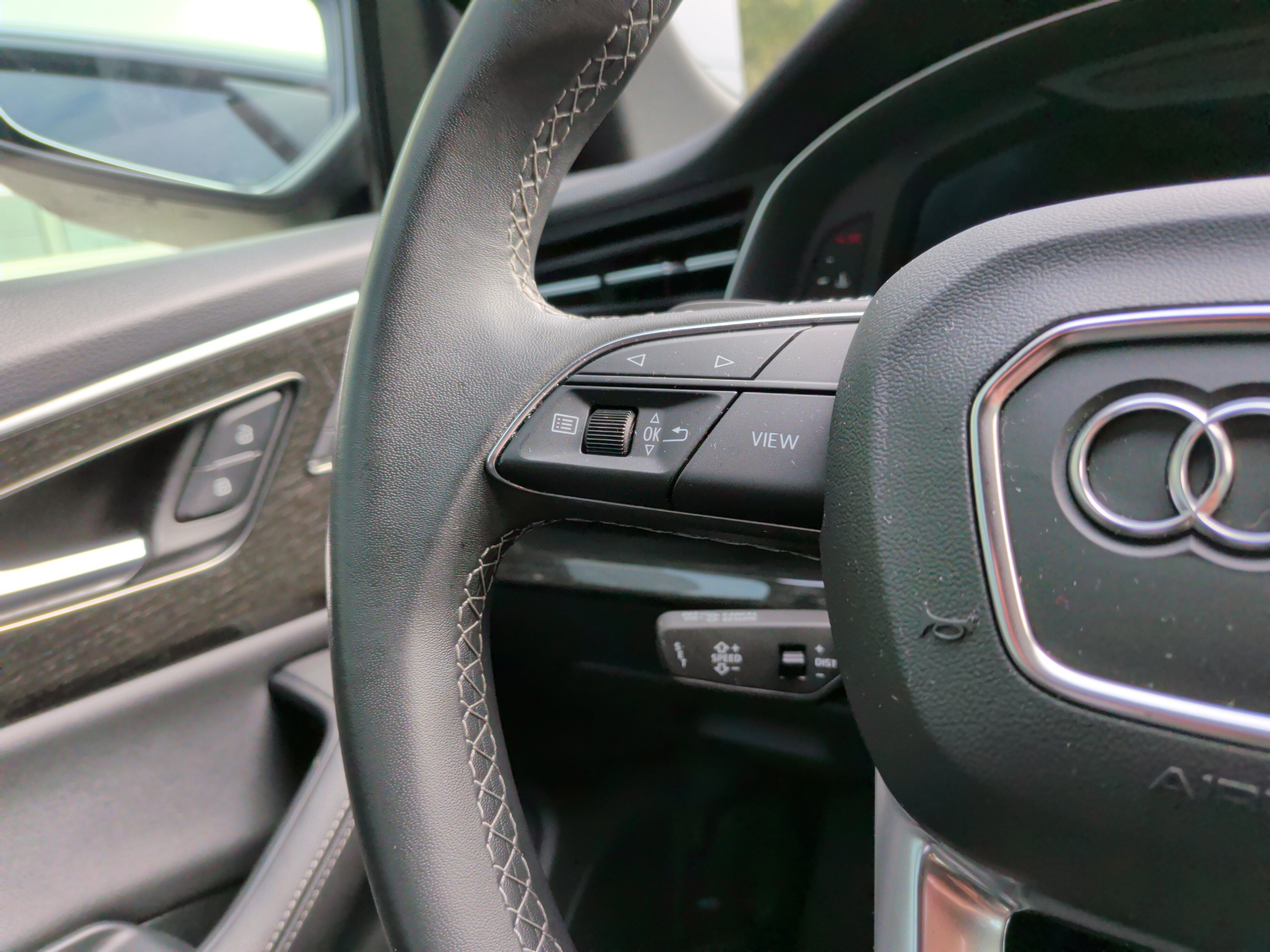 Used 2023 Audi Q8 Premium Plus w/ Premium Plus Package image 19