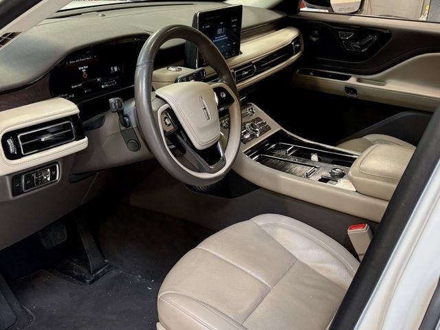 Used 2023 Lincoln Aviator Reserve w/ Jet Package AWD/4WD image 3