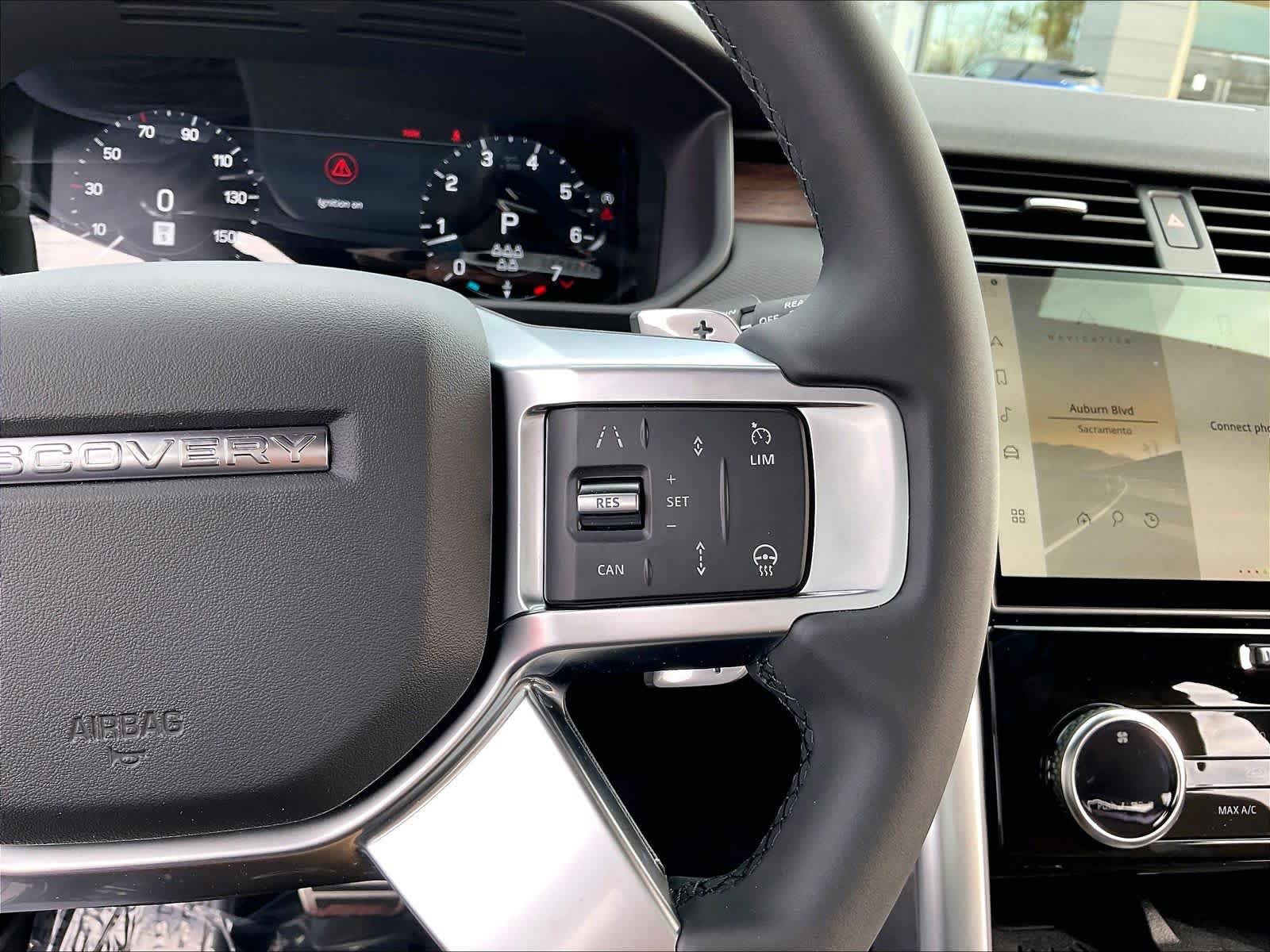 New 2026 Land Rover Discovery Dynamic SE AWD/4WD image 18