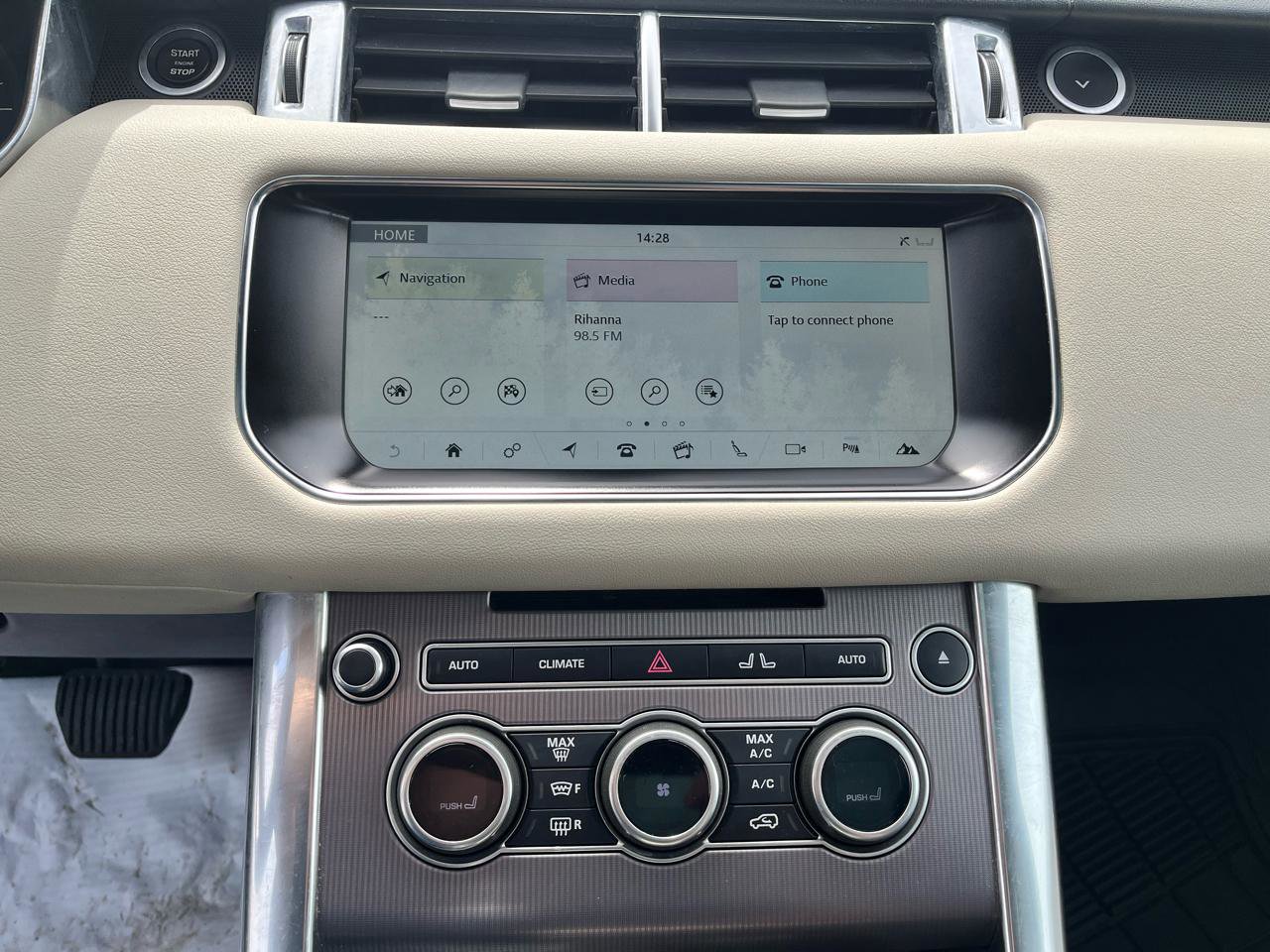 Used 2017 Land Rover Range Rover Sport HSE image 24