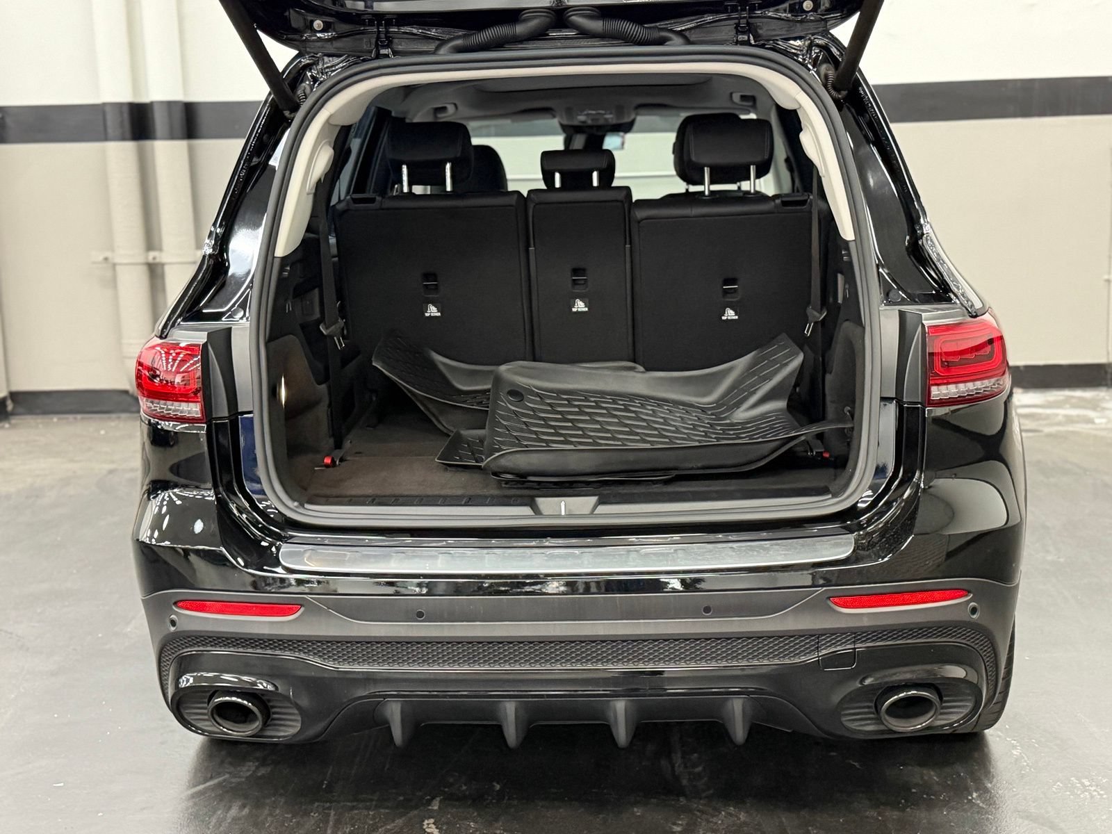 Certified 2022 Mercedes-Benz GLB 35 AMG 4MATIC image 16