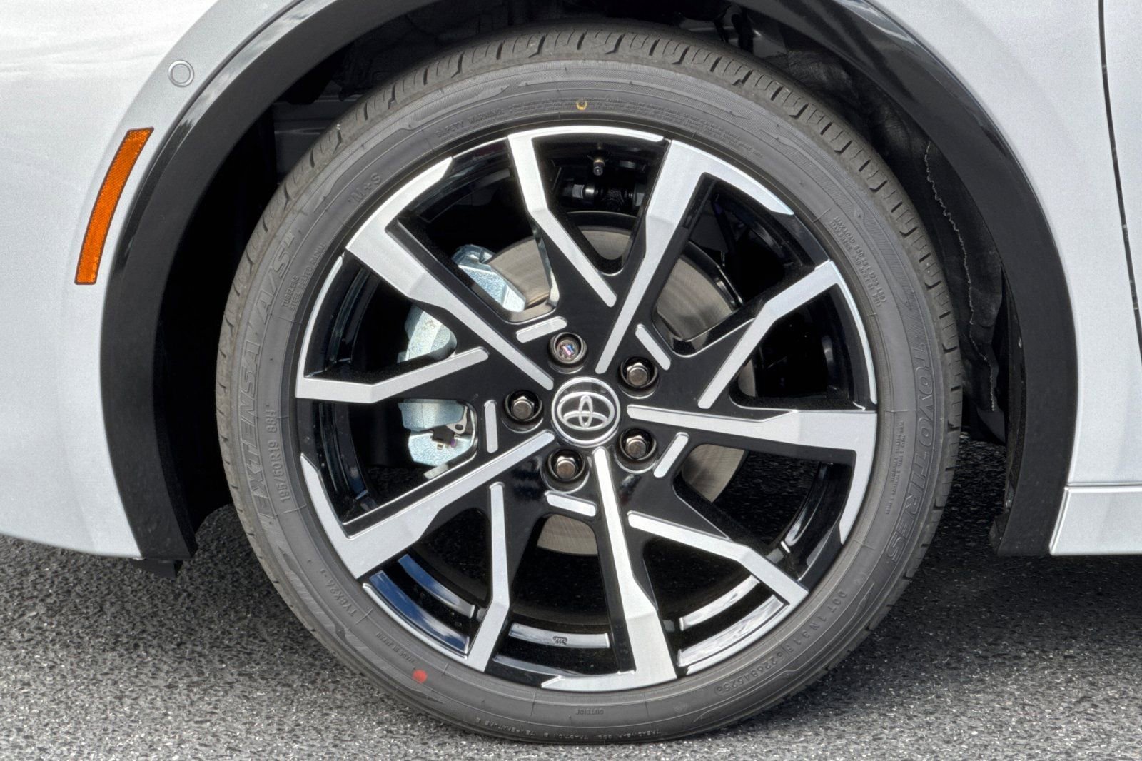 New 2026 Toyota Prius Plug-In Hybrid image 32