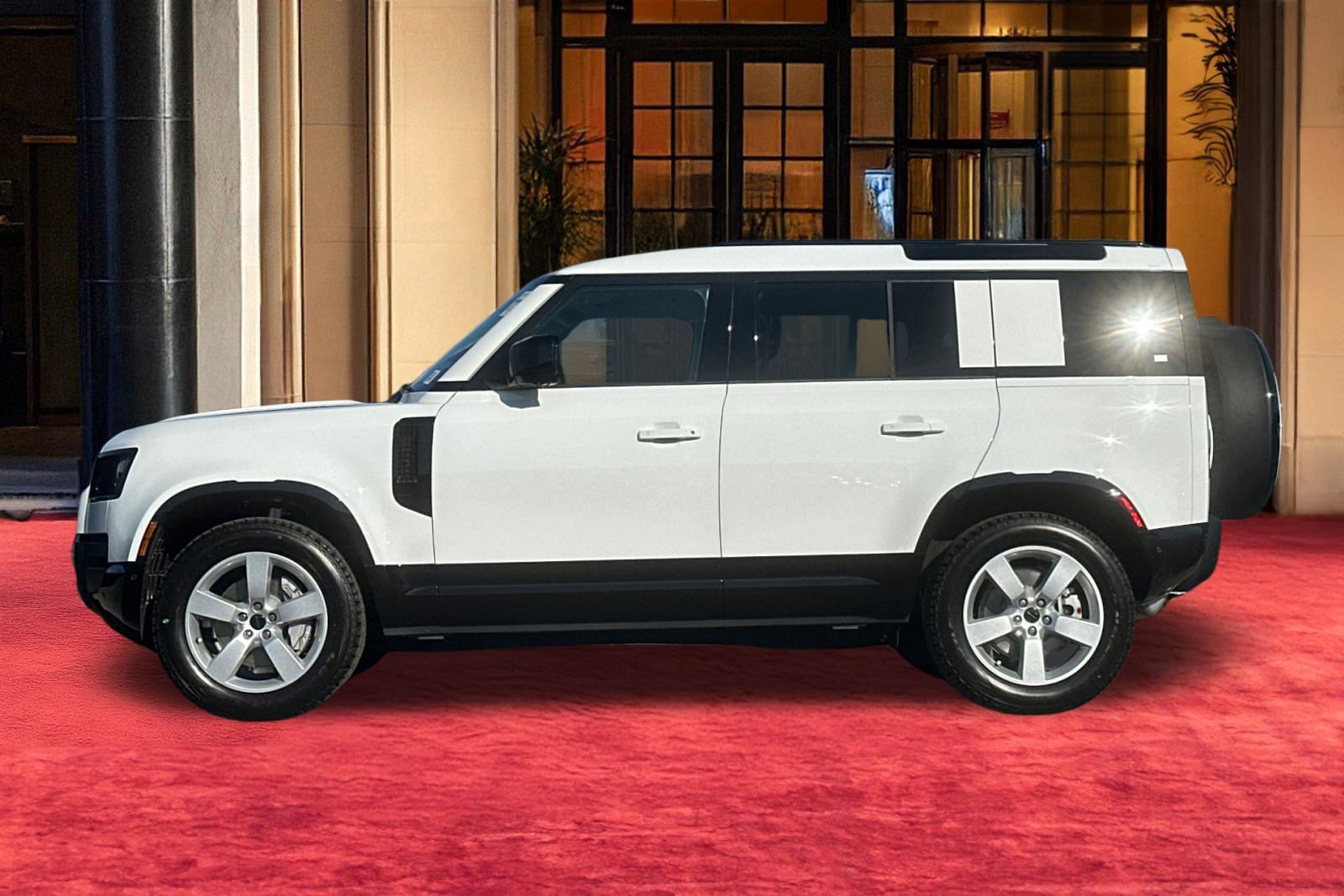 New 2026 Land Rover Defender 110 X-Dynamic SE image 3