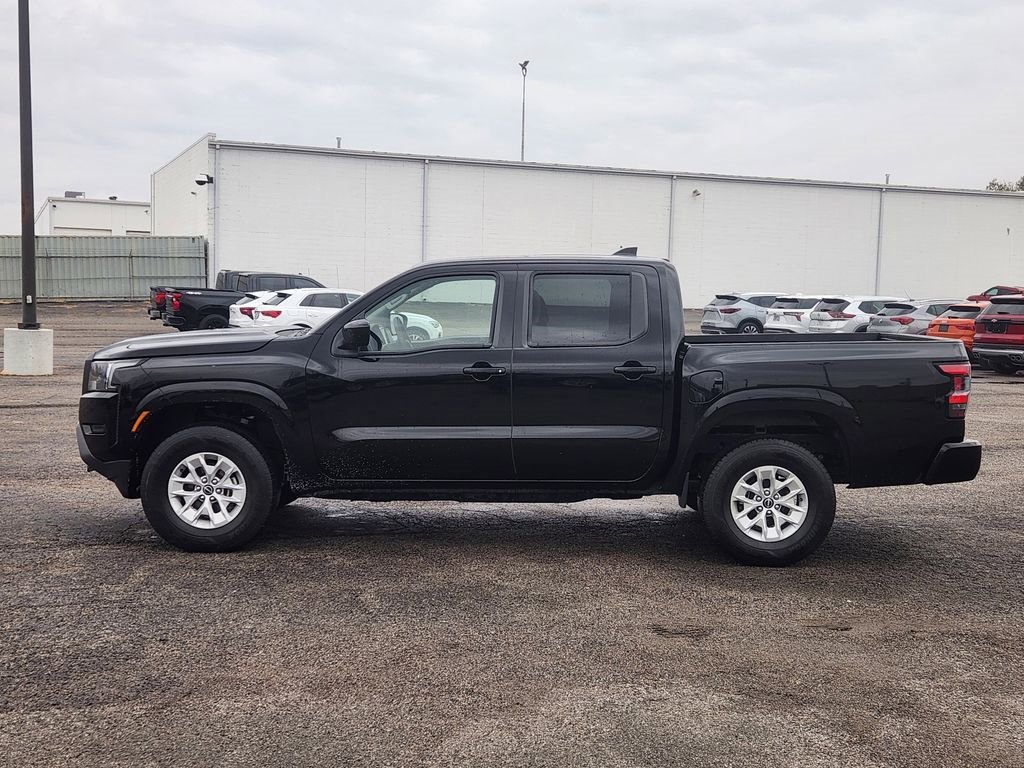 Used 2024 Nissan Frontier SV image 4
