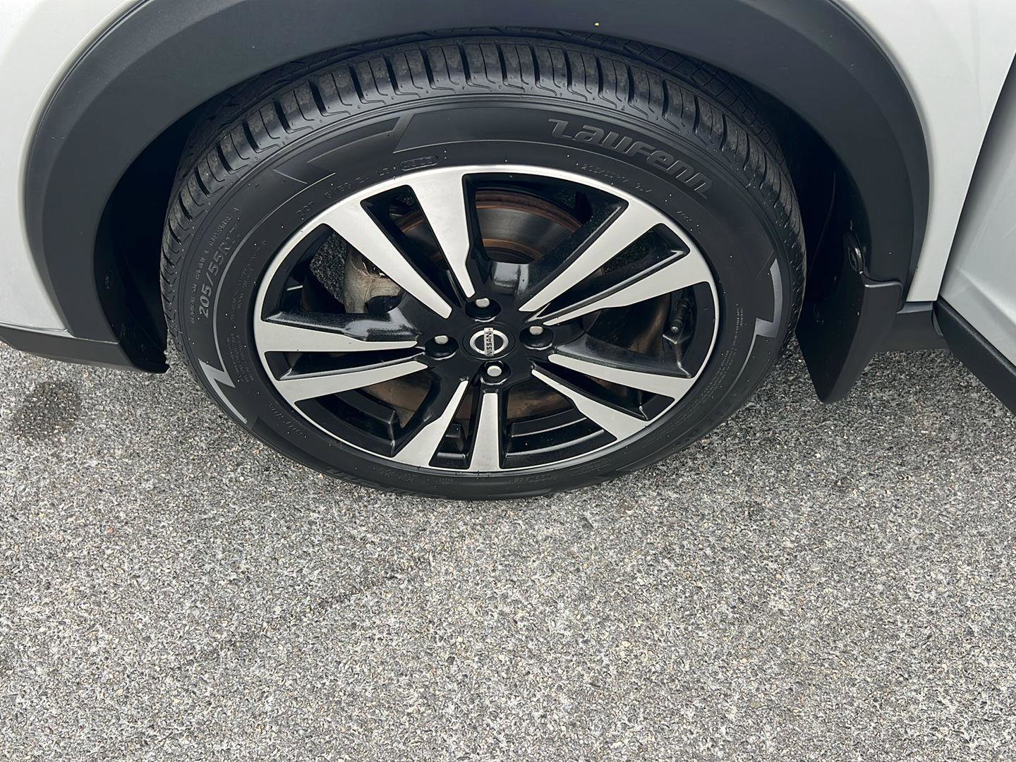 Used 2020 Nissan Kicks SV image 35