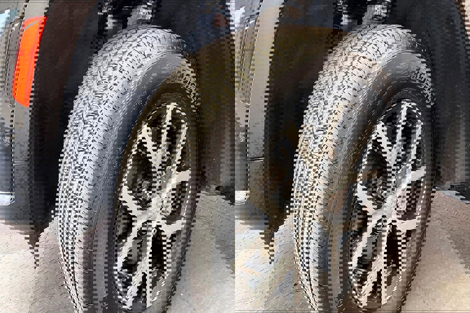 Used 2024 Jeep Grand Cherokee L Limited w/ Luxury Tech Group II image 33