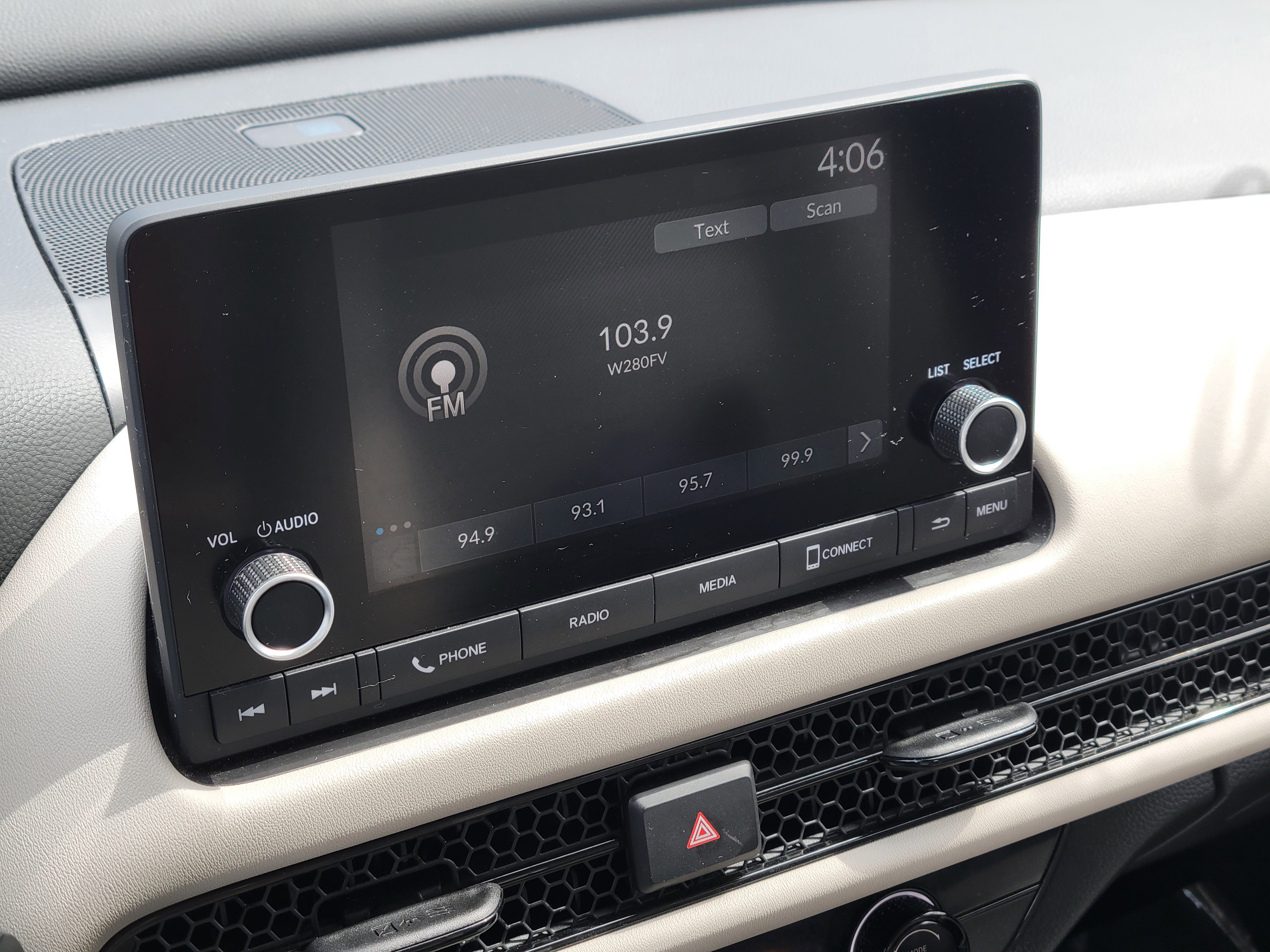 Certified 2023 Honda HR-V LX image 21