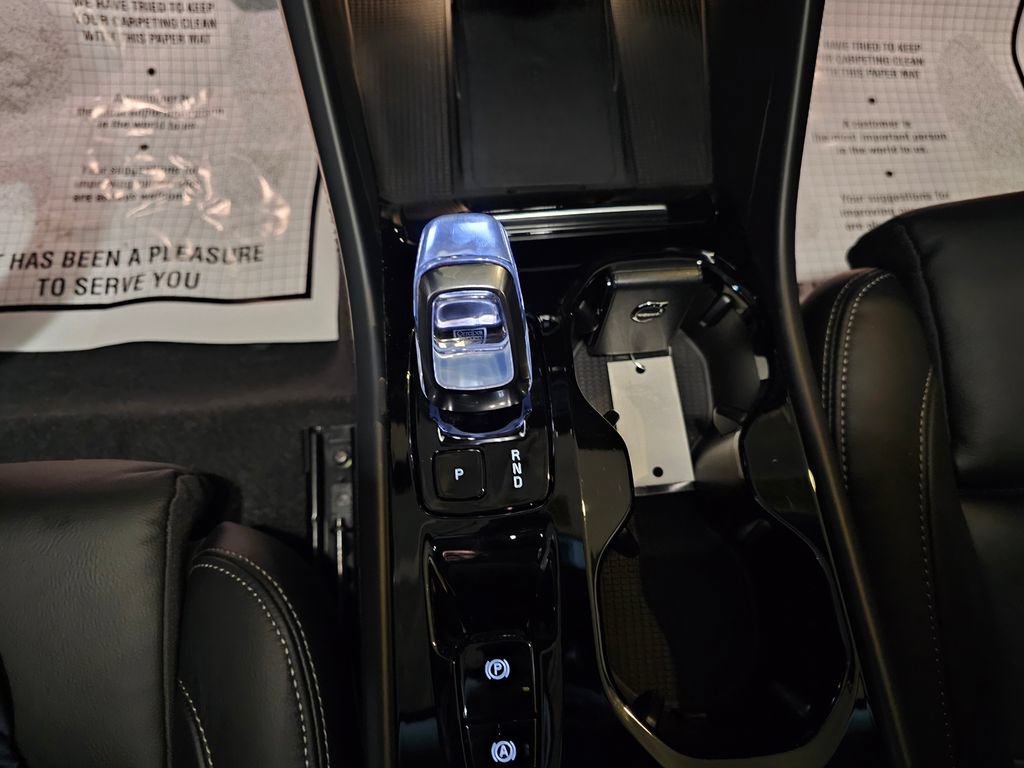 Certified 2024 Volvo XC40 B5 Plus w/ Protection Package Premier AWD/4WD image 23